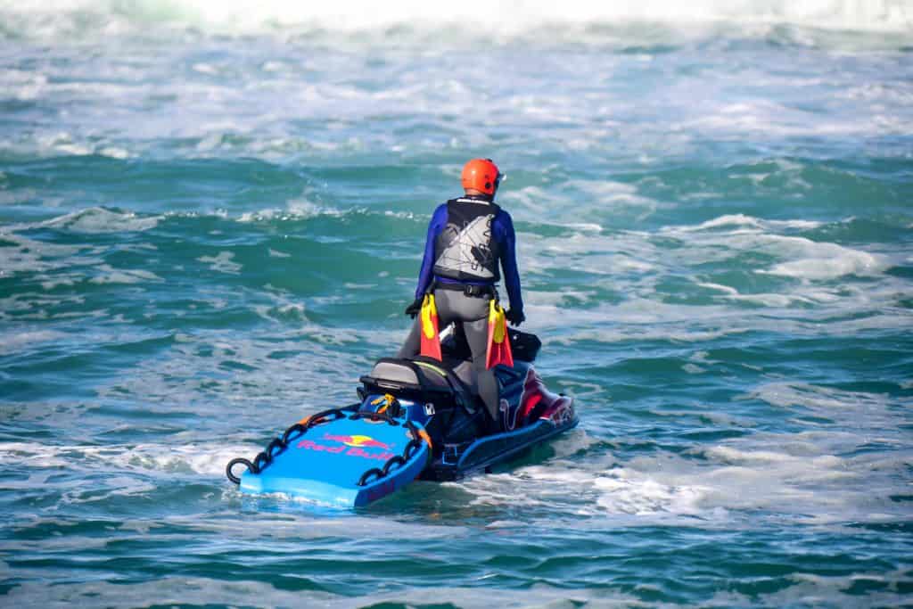 Surf Resgate: garantindo a segurança em grandes eventos com nadadeira resgate